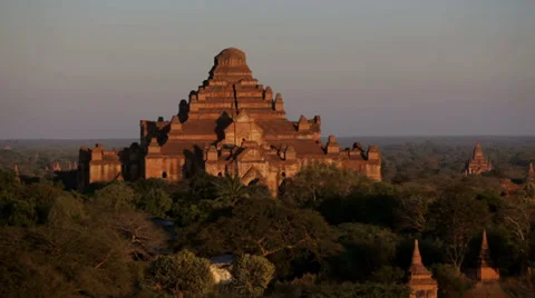 Ancient Buddhist Temple Ruins at Sunset Vídeo Stock 36419634