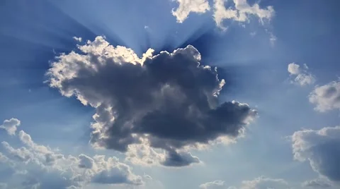 Ancient castle under the beautiful cloudy sky in eastern Europe Vidéo 67245611