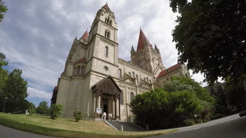 Ancient cathedral in Vienna, time laps 動画素材 167163448