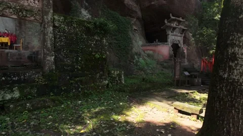 Ancient cliff ruins by the forest cliffs in Qiyun Mountain Scenic Area Stock-Footage 347485664