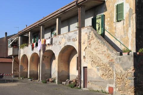 Ancient crumbling building Foto stock
