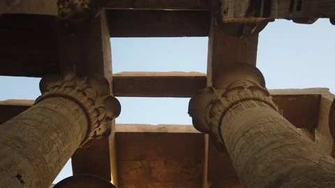 Ancient Egyptian columns and reliefs at Temple of Kom Ombo, panoramic view Stockbeeldmateriaal 113158656