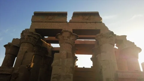 Ancient Egyptian columns of Temple of Kom Ombo at sunset Stockbeeldmateriaal 113158657