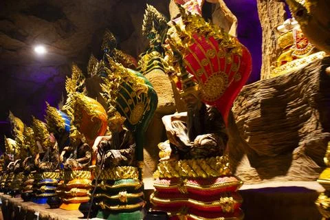 Ancient hermit or antique eremite statues with naka guardian for thai people  Foto stock