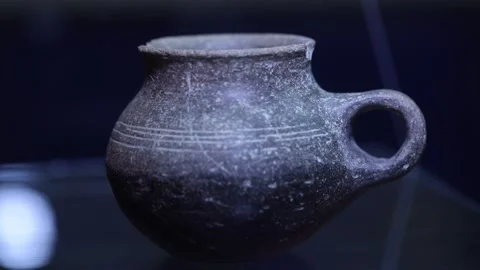 Ancient jar 2 Video stock 326663342