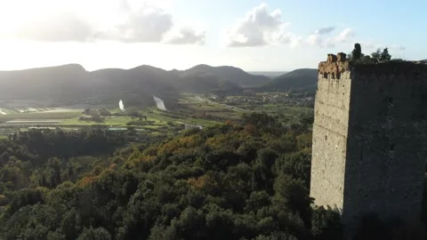 Ancient medieval side tower overlooking the valley 動画素材 137593674