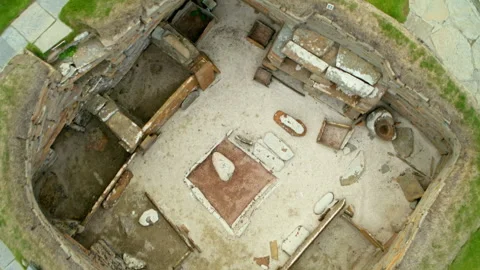 Ancient neolithic settlement aerial view zooming in 스톡 동영상 336795618