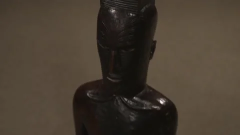 Ancient pacific islander deity carving maoiri tahitian Stock Footage 165633367