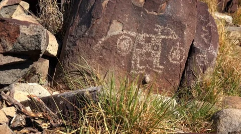 Ancient Petroglyph at Three Rivers Petroglyph site in New Mexico, USA. 스톡 동영상 61855398