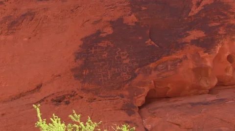 Ancient petroglyphs on the wall Video stock 50703534