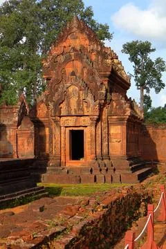 Ancient Red Sandstone Library Building at Banteay Srei Temple, Cambodia Stock Photos