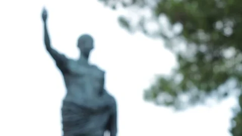 Ancient Roman Emperor Julius Caesar Octavianus Augustus Statue in Pincio Park Video stock 96032133
