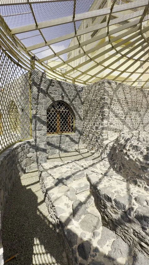 Ancient Sacred Water Source Inside Al Ghars Well Madinah Vídeo Stock 326794745