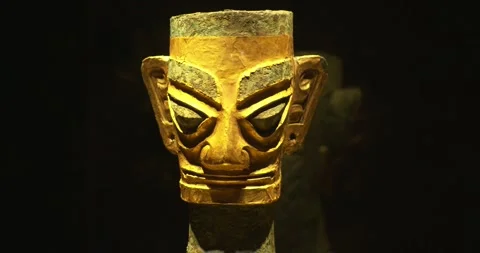 Ancient Shu Bronze Face Relic Sanxingdui 4K 스톡 동영상 340059425