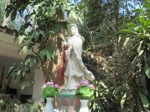 Ancient statues in temples Stock Photos
