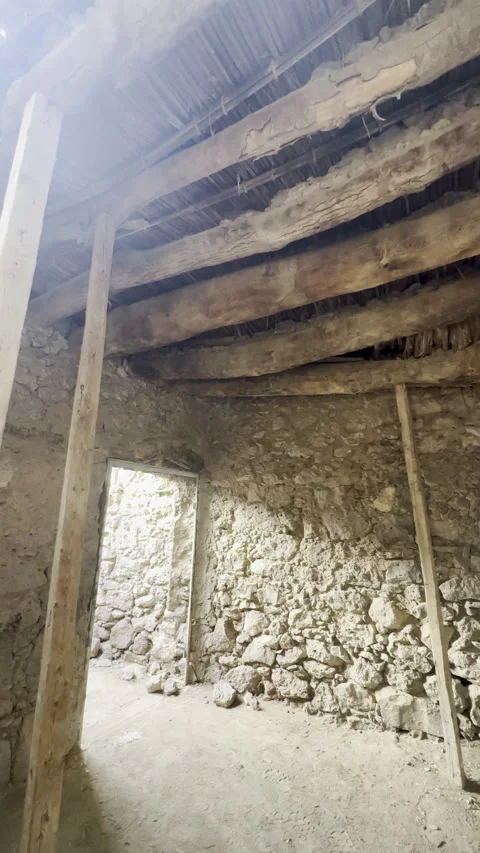 Ancient Stone Architecture and Rustic Wooden Beam Ruins Vídeo Stock 329193227