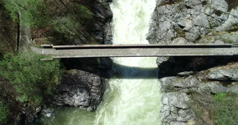 Ancient stone bridge Stock Footage 107315532