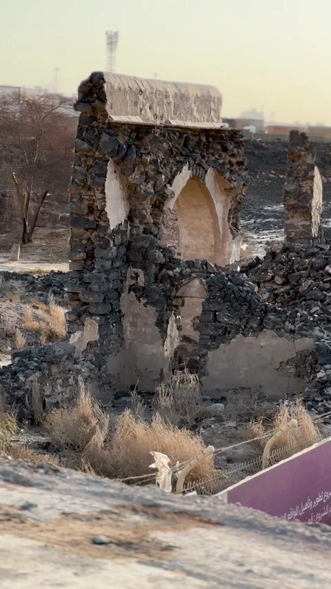 Ancient Stone Ruins and Desert Landscape 库存影片 340417164