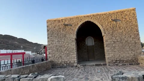 Ancient Stone Structure to Al Fath Mosque Minaret Video stock 335330008