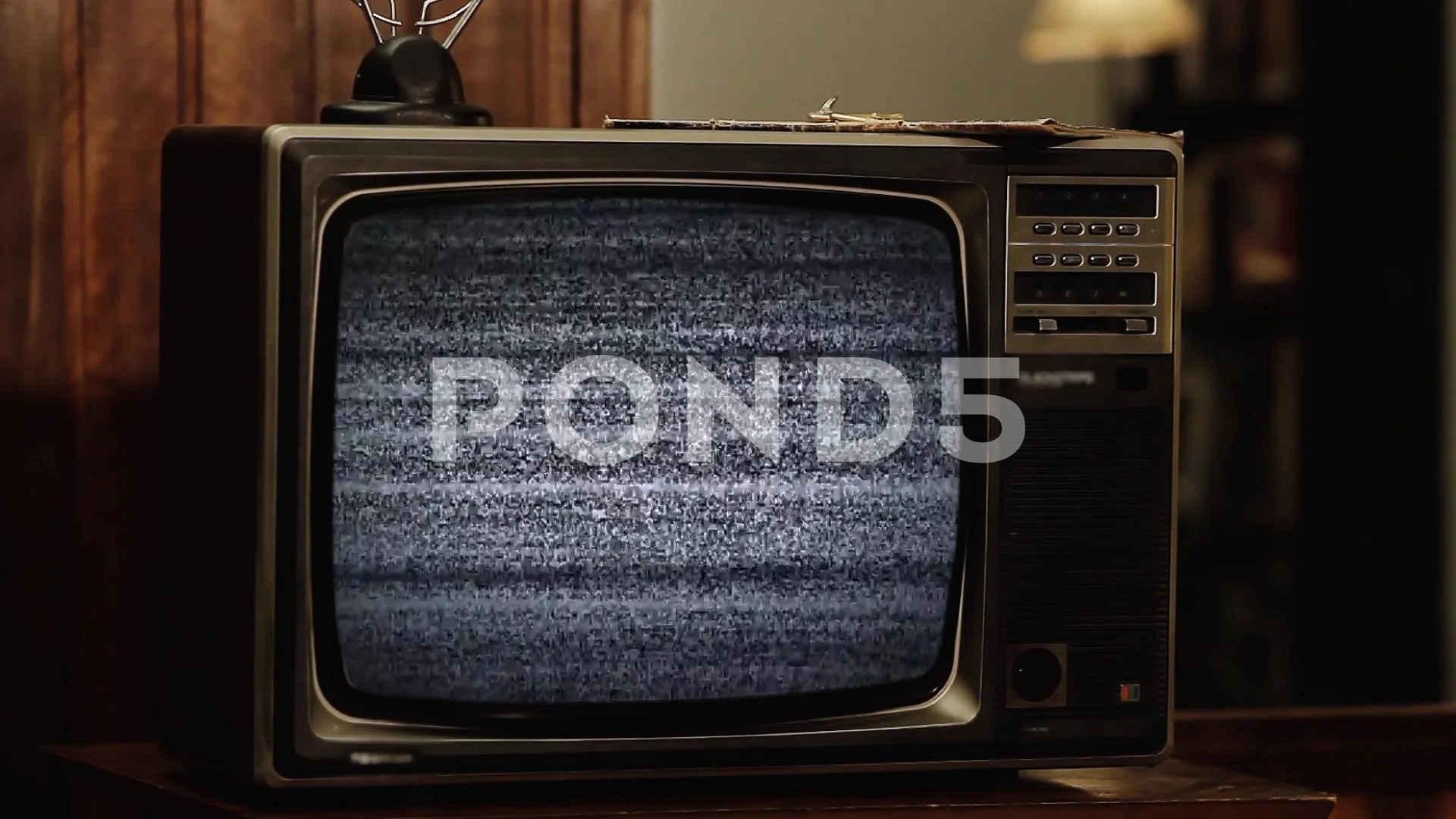 Старый квадратный телевизор. Turn on the tv set. Телевизор с зеленым экраном. Старый телевизор с зеленым экраном. Turn on the tv set.