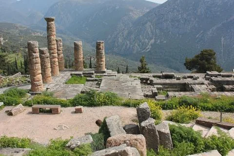 Ancient temple of Apollo at Delphi, Greece Foto stock
