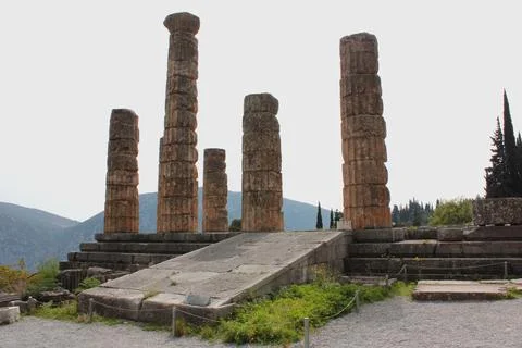 Ancient temple of Apollo at Delphi, Greece Foto stock