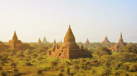 Ancient temples at the sunset, bagan, myanmar Vidéo 34282346