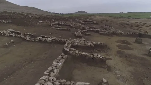Ancient town excavations of archaeologists. Vídeo Stock 104181707