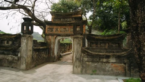 Ancient vietnam gate in the hoa lu ancient capital of ninh binh Stock-Footage 336994720
