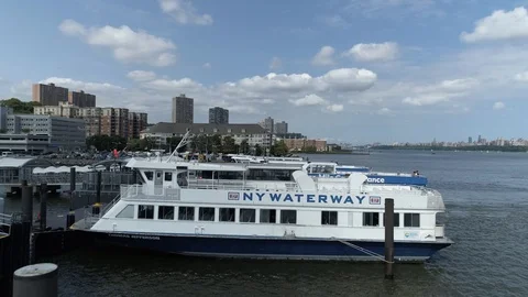 Up and Over Ferries at Terminal 库存影片 101667600