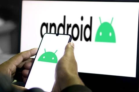  Android logo on smartphone,Android is a mobile operating system based on ... Foto stock