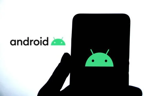  Android logo on smartphone,Android is a mobile operating system based on ... Foto stock