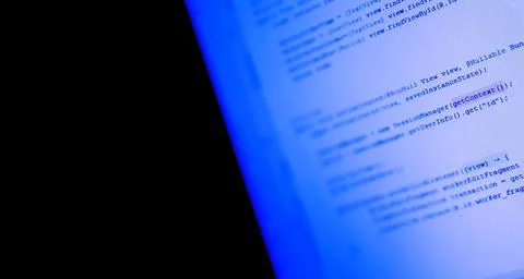 Android mobile development. Application source code on notebook blue screen b Stockfoto's