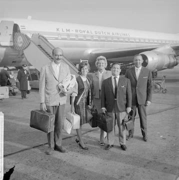 Anefo photo collection.  Back from New Guinea, v.L.n.R. Jan Pruis, Willeke .. Stock Photos
