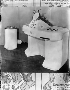 Anefo photo collection.  Electron microscope Philips. June 25, 1947 Stock Photos