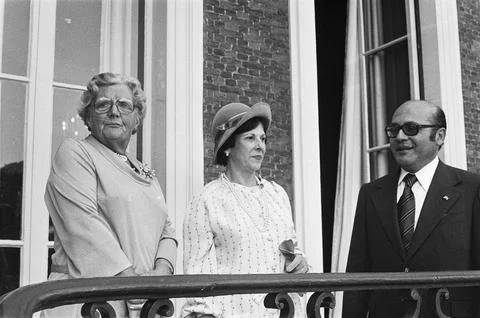 Anefo photo collection.  Escovar Salom is received by Queen Juliana at Huis.. Stock Photos