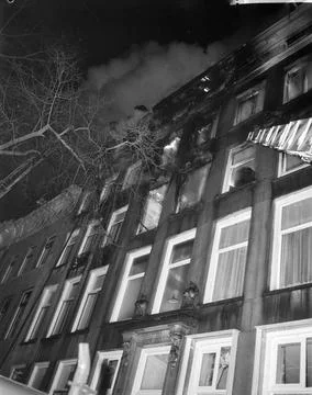 Anefo photo collection. Fire in plot Singel 132 in Amsterdam. January 31, ... Fotos de archivo