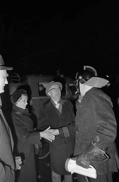 Anefo photo collection. Fire in plot 116 at the Mauritskade, Mayor Samkald... Fotos de archivo