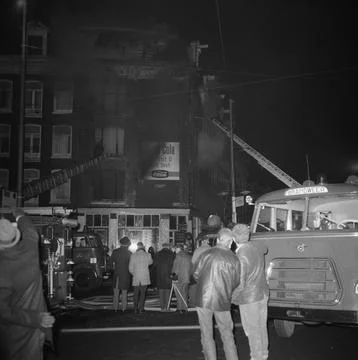 Anefo photo collection.  Fire in plot 116 at the Mauritskade. February 15, 19 Fotos de archivo
