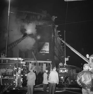 Anefo photo collection.  Fire in plot 116 at the Mauritskade, the fire brig.. Fotos de archivo