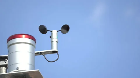 Anemometer on sky background, wind speed indicator equipment technology Video stock 136902013