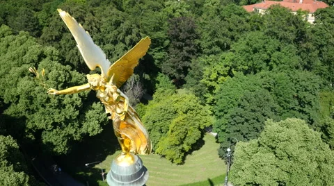 Angel of Peace front flyby 스톡 동영상 67817680