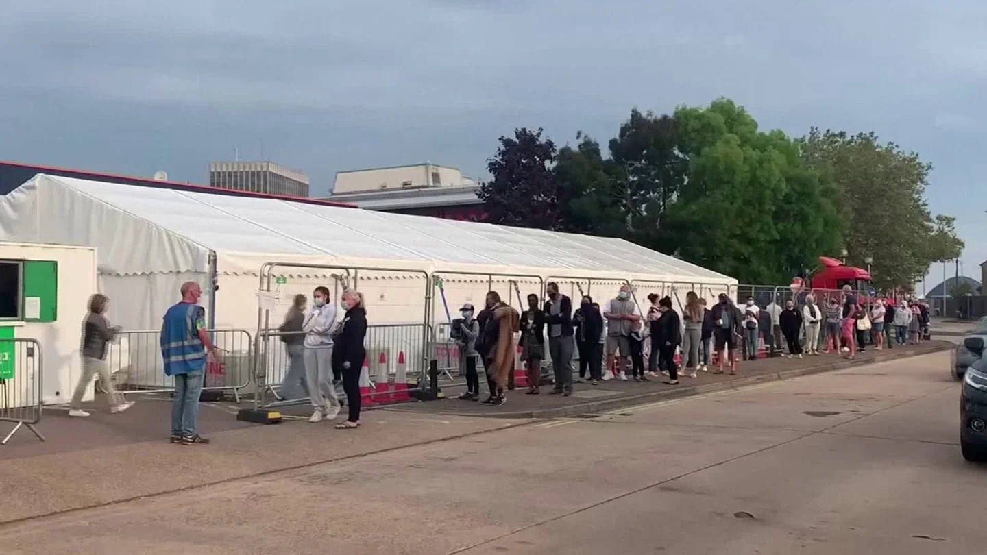 Anger Grows Amid Uk Covid Testing Chaos Stock Footage