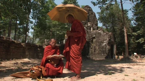Angkor Buddhist monks Video stock 527337