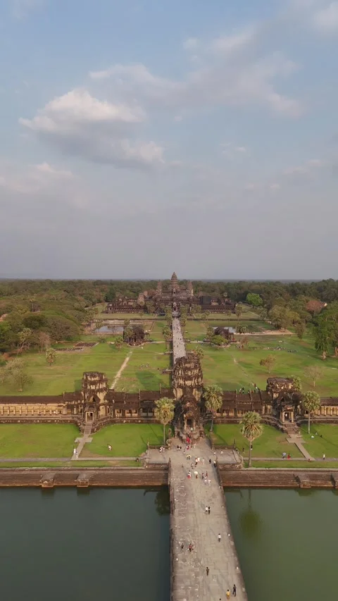 Angkor Wat bird perspective Stock Footage 304562053