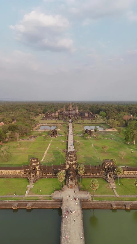 Angkor Wat bird perspective Stock Footage 304562059