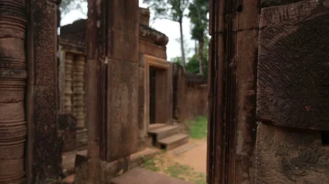 Angkor wat Inside a ruined temple Video stock 41248688