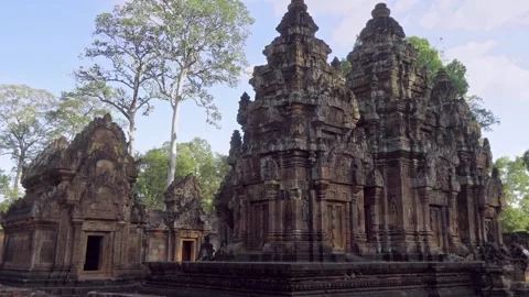 Angkor Wat, A remarkably tall building set against dense jungle backdrop Stock Footage 305379298