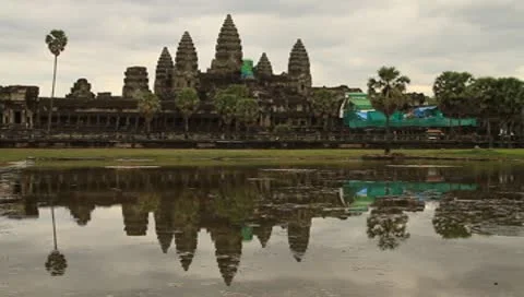 Angkor Wat temple reflection Video stock 10598008