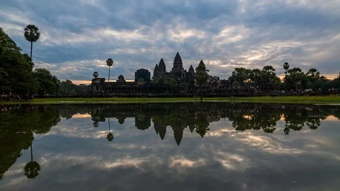 Angkor Wat Temple at Sunset Vídeos de archivo 71080945